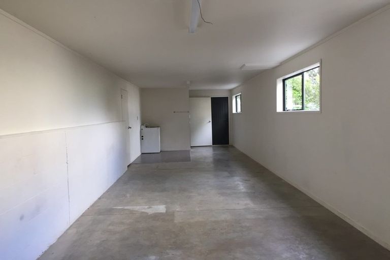 Photo of property in 302b Triangle Road, Massey, Auckland, 0614