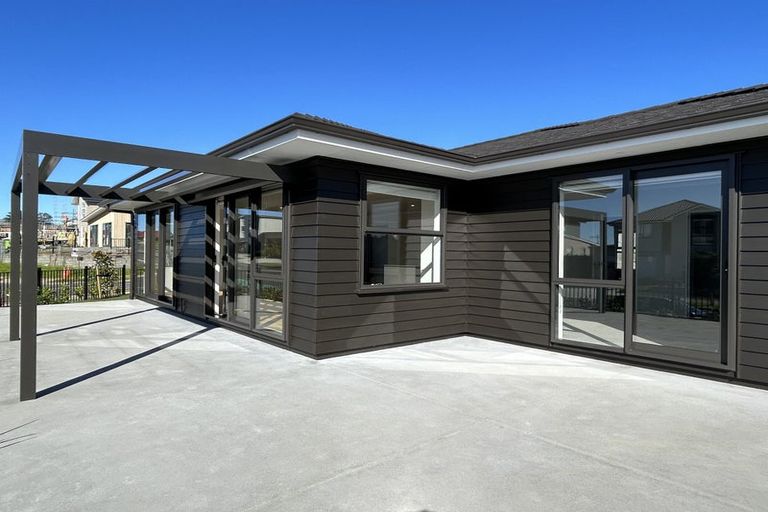 Photo of property in 2 Kuku Avenue, Red Beach, 0932