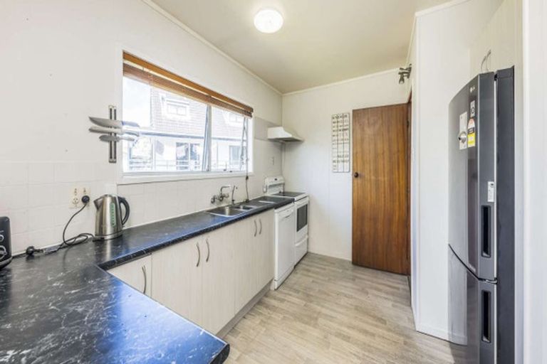 Photo of property in 26 Cyclarama Crescent, Massey, Auckland, 0614