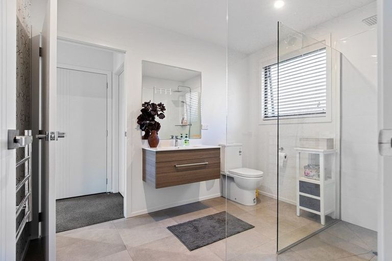 Photo of property in 23 Tarata Grove, Lansdowne, Masterton, 5810