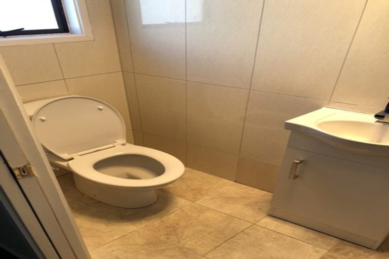 Photo of property in 13a Gifford Road, Papatoetoe, Auckland, 2025