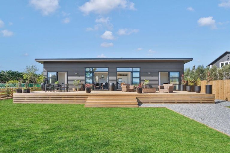 Photo of property in 27 Ferry Road, Martinborough, 5711