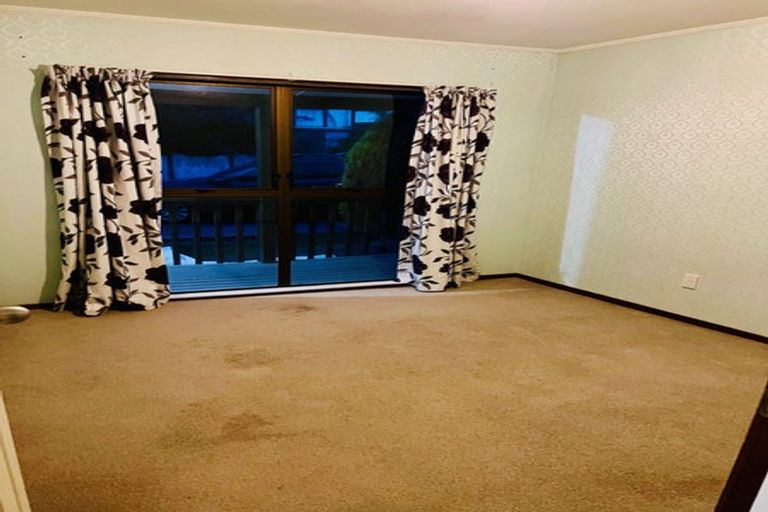 Photo of property in 26 Kingsclere Place, Goodwood Heights, Auckland, 2105