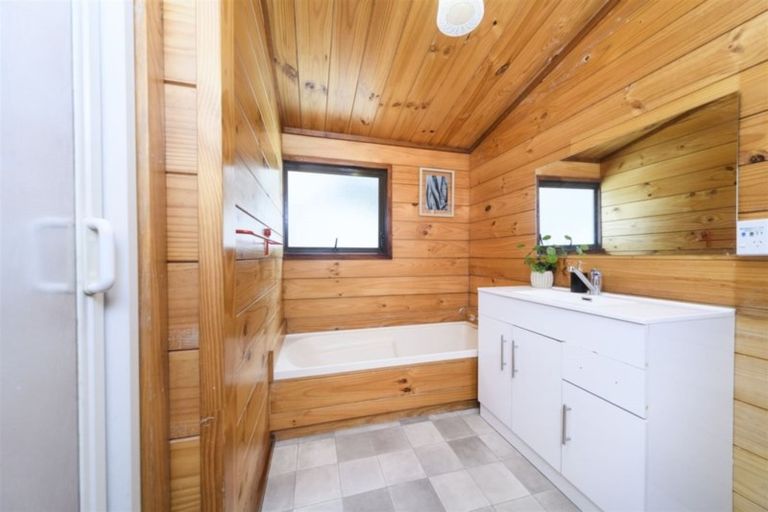 Photo of property in 154 Kelvin Grove Road, Kelvin Grove, Palmerston North, 4414