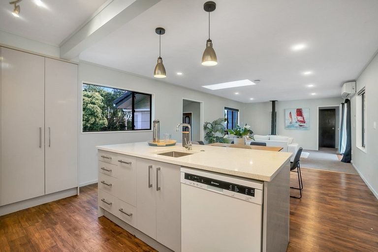 Photo of property in 25 Sunningdale Street, Wattle Downs, Auckland, 2103