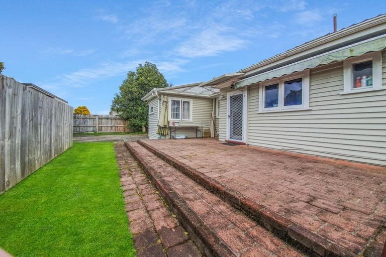 Photo of property in 16 Oxford Street, Fairfield, Hamilton, 3214