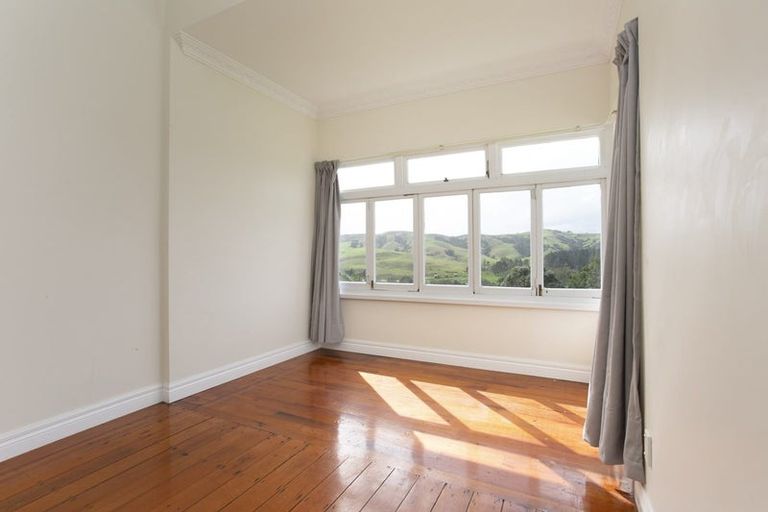 Photo of property in 8 Forlong Rise, Helensville, 0800