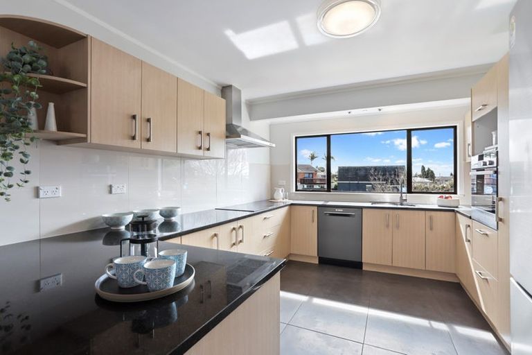 Photo of property in 9 Sturm Avenue, Massey, Auckland, 0614