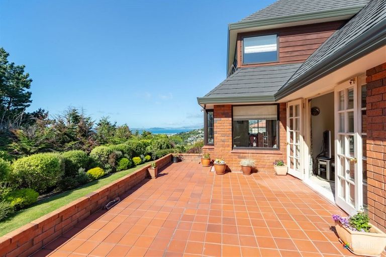 Photo of property in 104 Viewmont Drive, Harbour View, Lower Hutt, 5010