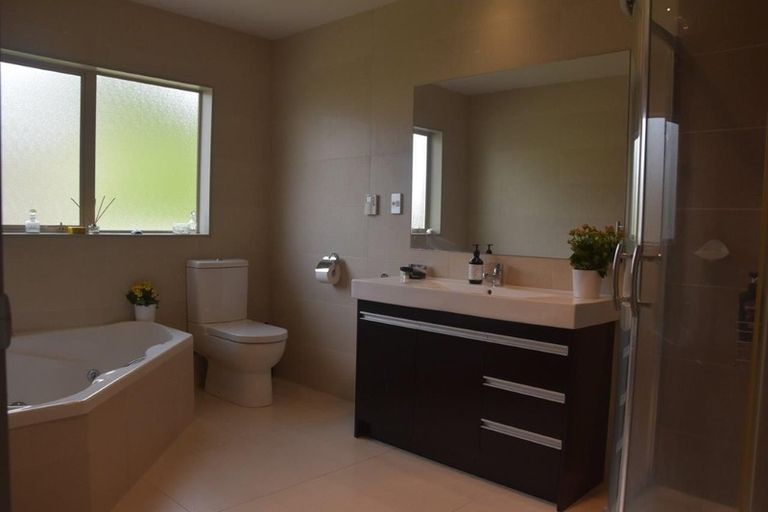 Photo of property in 85 Laurel Oak Drive, Schnapper Rock, Auckland, 0632