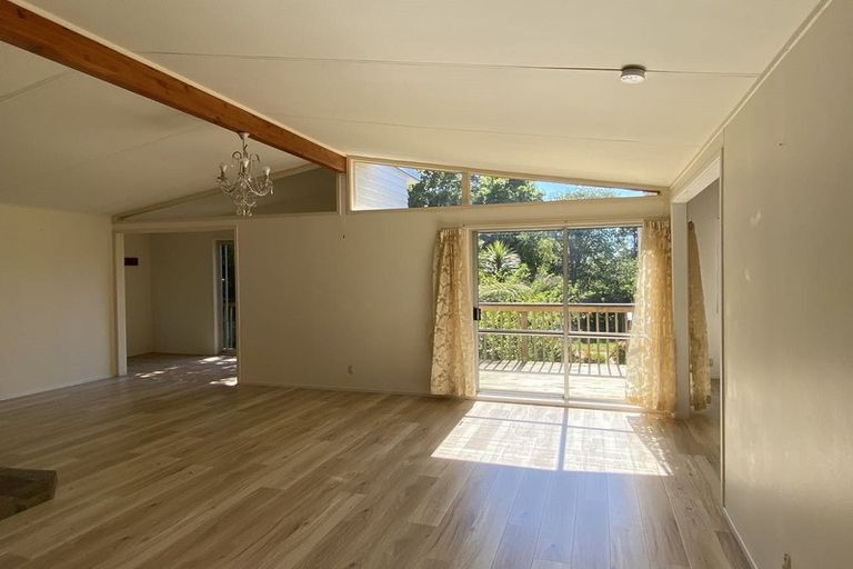 Photo of property in 22 Korotaha Terrace, Rothesay Bay, Auckland, 0630