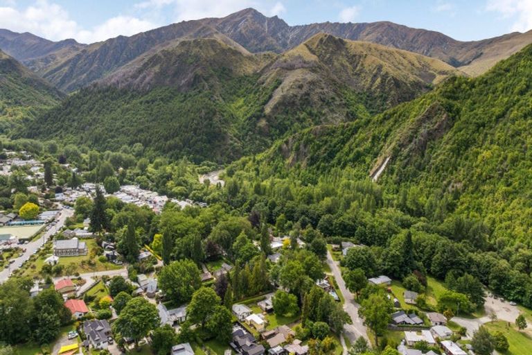 Photo of property in 74 Buckingham Street, Arrowtown, 9302