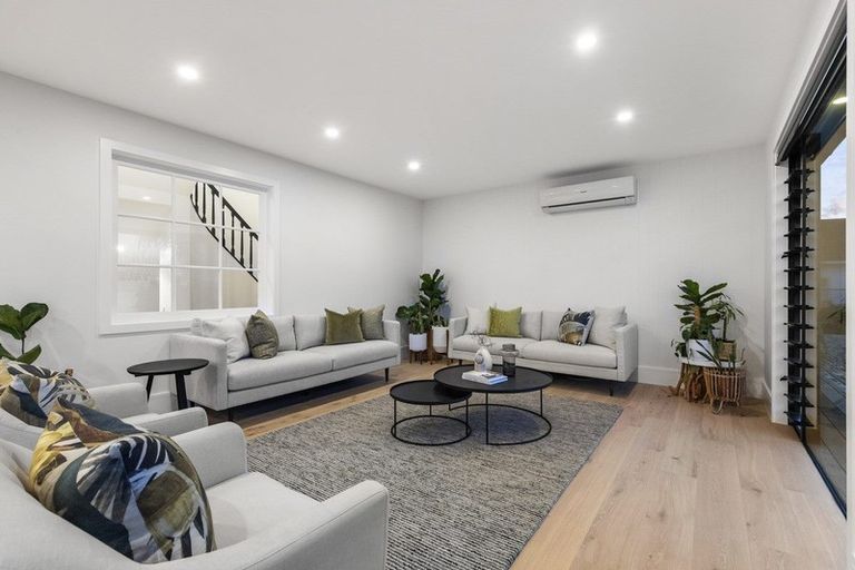 Photo of property in 16 Island View Terrace, Cockle Bay, Auckland, 2014