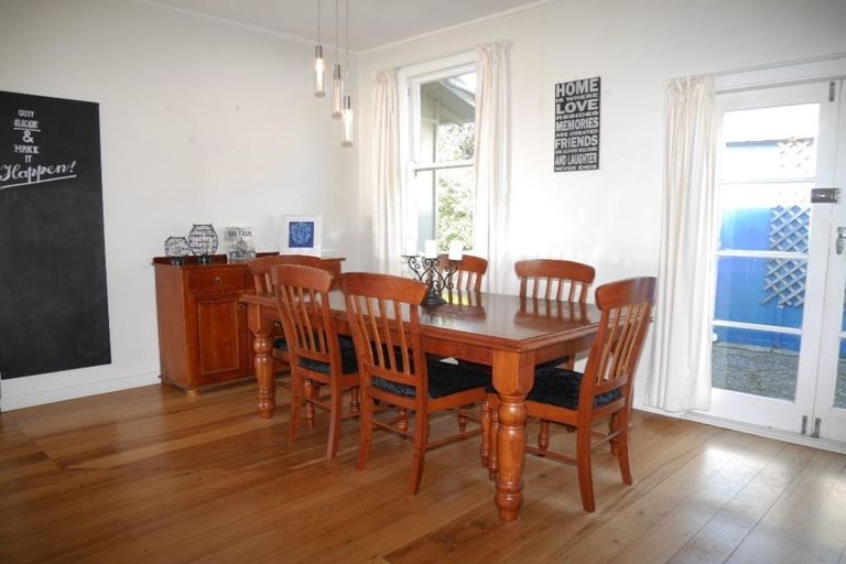 Photo of property in 106 The Parade, Paekakariki, 5034