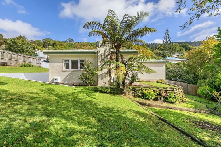 Photo of property in 9 Chester Road, Tawa, Wellington, 5028