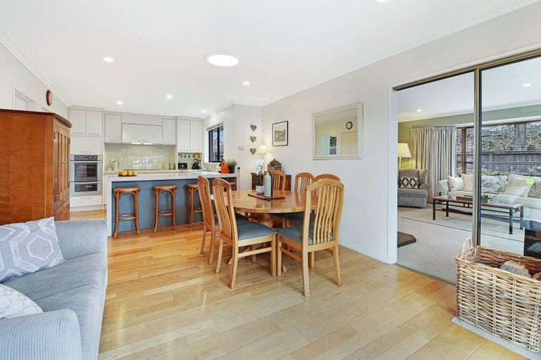 Photo of property in 15 Witbrock Crescent, Burnside, Christchurch, 8053