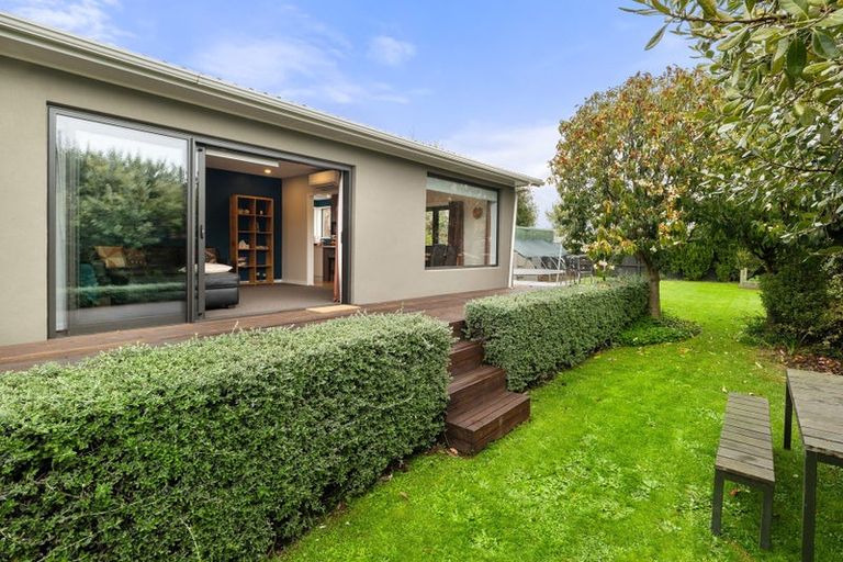 Photo of property in 17 Warren Crescent, Hillmorton, Christchurch, 8025