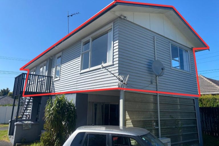 Photo of property in 98 Tirimoana Road, Te Atatu South, Auckland, 0602