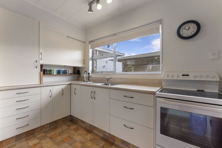 Photo of property in 1 Waltham Court, Cloverlea, Palmerston North, 4412