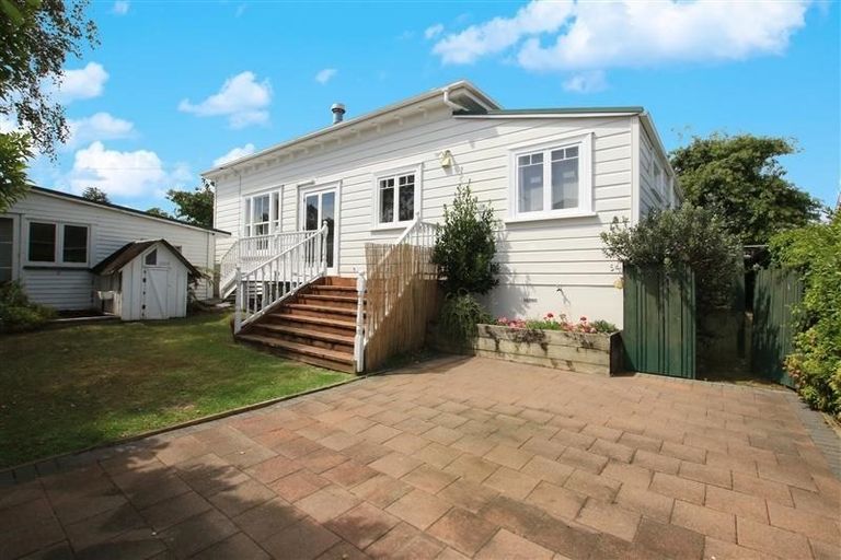 Photo of property in 2a Roseberry Avenue, Birkenhead, Auckland, 0626