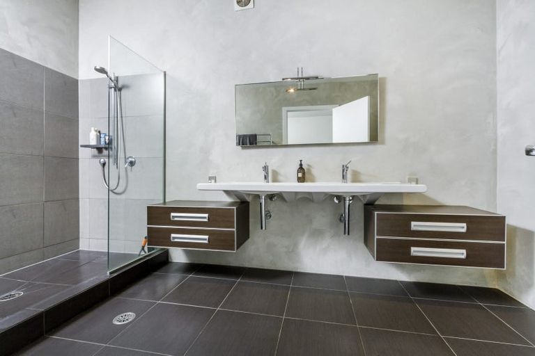 Photo of property in 28 Muritai Road, Milford, Auckland, 0620