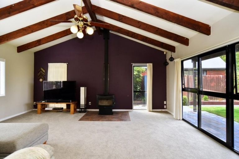 Photo of property in 11 Forest Park Place, Parklands, Christchurch, 8083