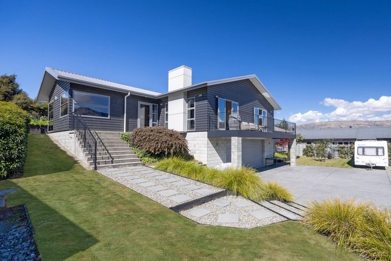 Photo of property in 16 Bevan Place, Wanaka, 9305
