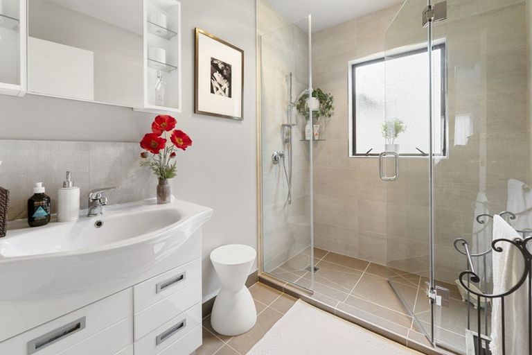 Photo of property in 25c Williams Street, Sunshine Bay, Queenstown, 9300