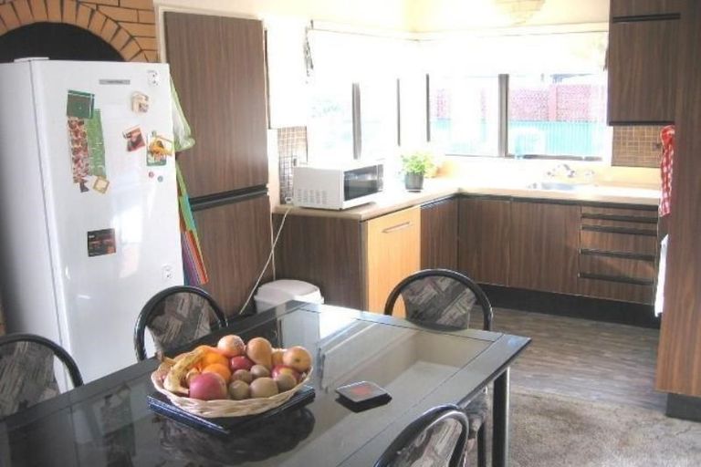 Photo of property in 12 Mappleton Avenue, Burnside, Christchurch, 8053