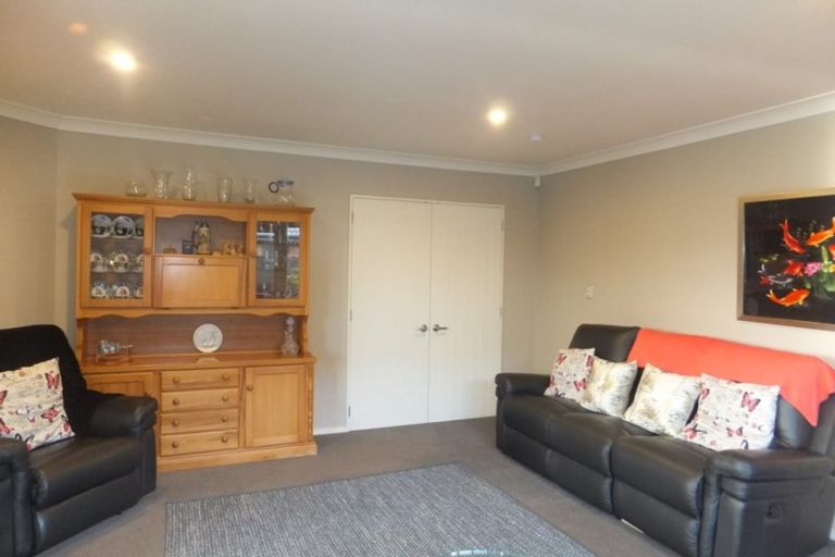 Photo of property in 2 Ross Place, Northwood, Christchurch, 8051