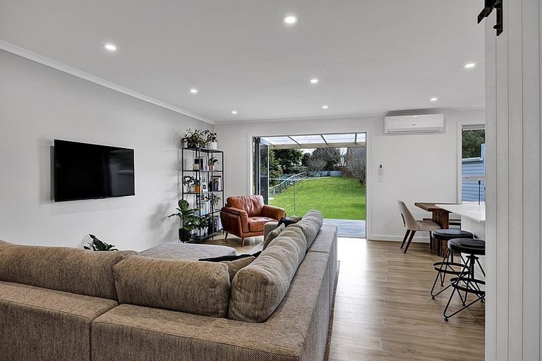 Photo of property in 2 Puriri Street, Hawera, 4610