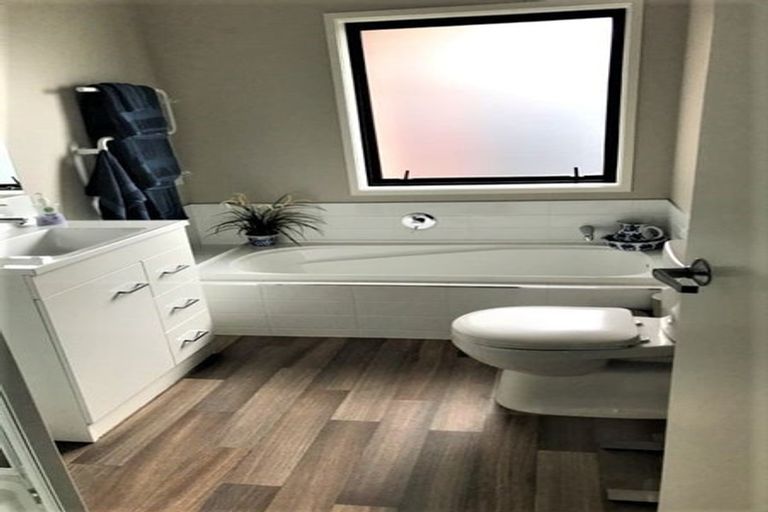 Photo of property in 14 Hannington Way, Rolleston, 7615