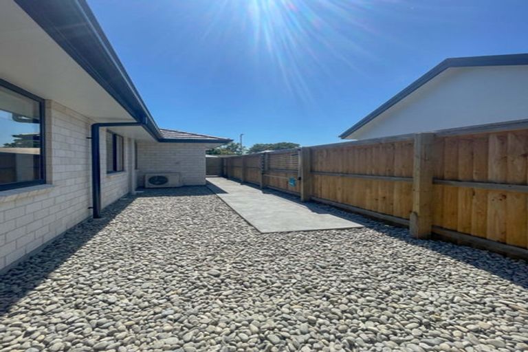 Photo of property in 16 Wexford Crescent, Halswell, Christchurch, 8025