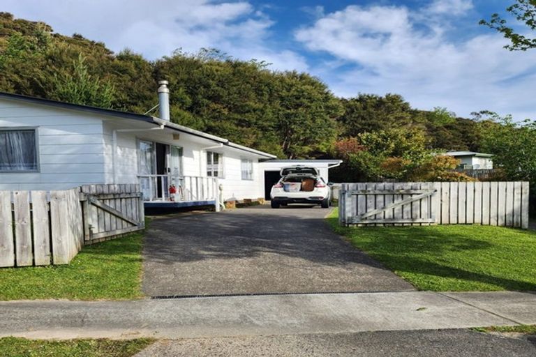 Photo of property in 26 Manurewa Grove, Wainuiomata, Lower Hutt, 5014