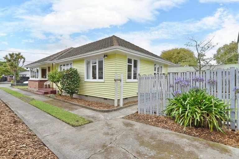 Photo of property in 37 Mackworth Street, Woolston, Christchurch, 8062