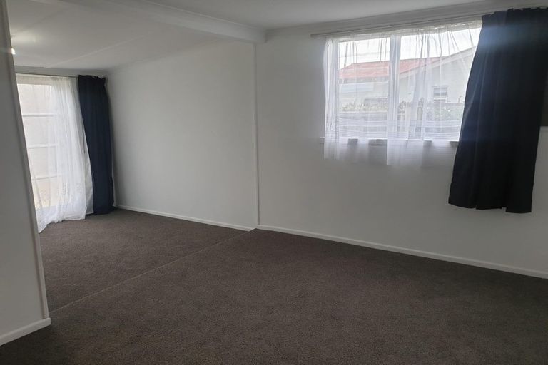 Photo of property in 6 Julian Street, Eltham, 4322