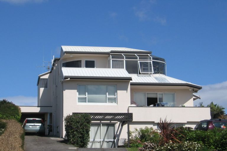 Photo of property in 2 Ngarata Avenue, Mount Maunganui, 3116