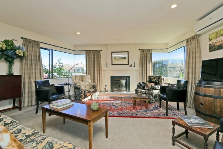 Photo of property in 6 Saint Hill Lane, Havelock North, 4130