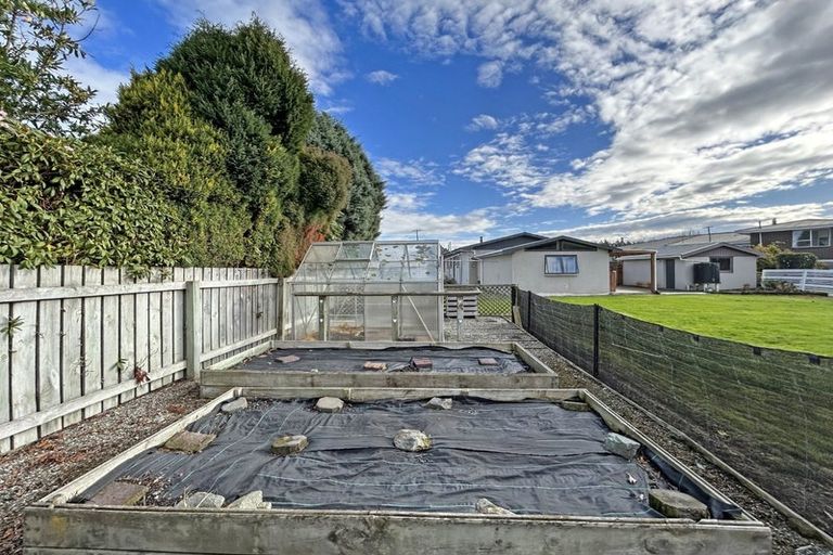 Photo of property in 137 Seaward Road, Edendale, 9825