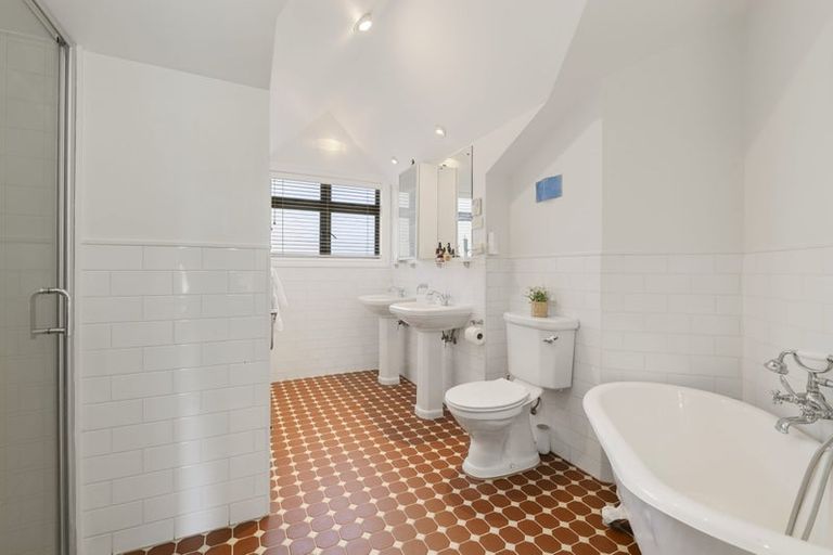 Photo of property in 2/177 Hurstmere Road, Takapuna, Auckland, 0622