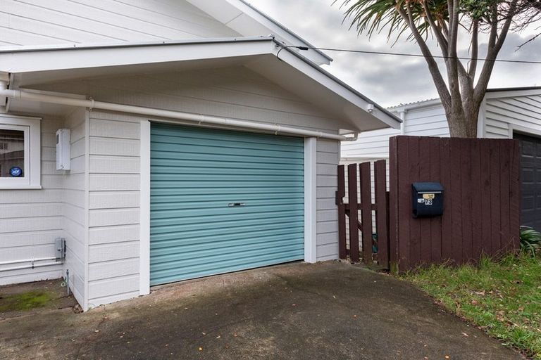 Photo of property in 73 Para Street, Miramar, Wellington, 6022