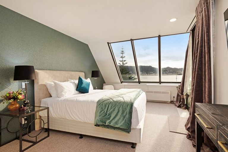 Photo of property in 2/328 Oriental Parade, Oriental Bay, Wellington, 6011