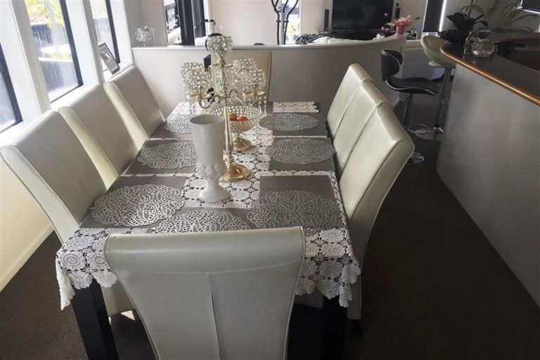 Photo of property in 68a Chatsworth Road, Silverstream, Upper Hutt, 5019