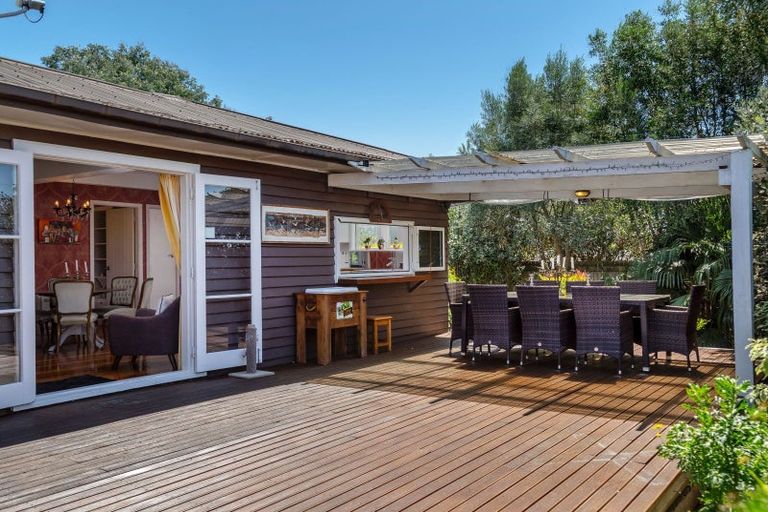 Photo of property in 1b Dublin Street, Martinborough, 5711