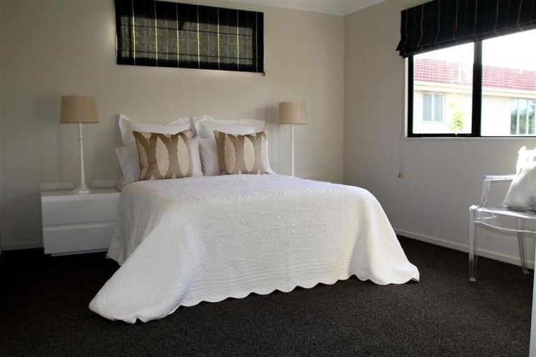 Photo of property in 24 Oakford Close, Riccarton, Christchurch, 8011