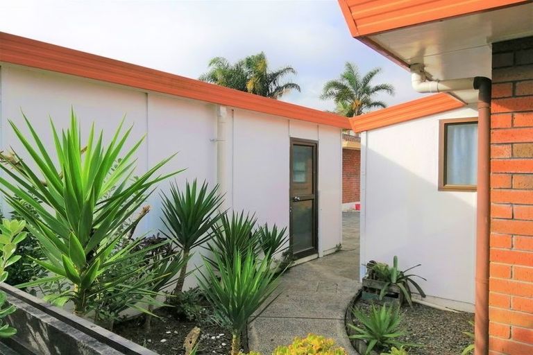 Photo of property in 3/178 Centreway Road, Orewa, 0931