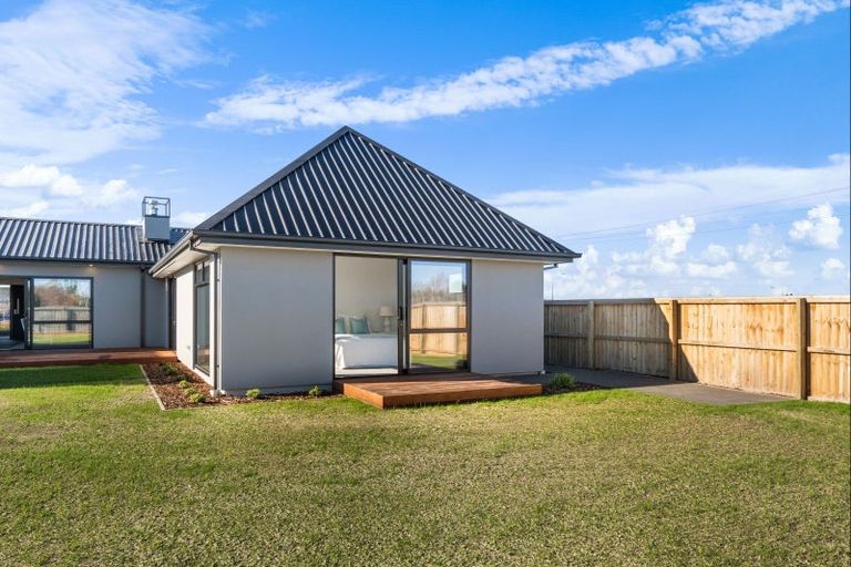 Photo of property in 38 Kingsdowne Drive, West Melton, 7618