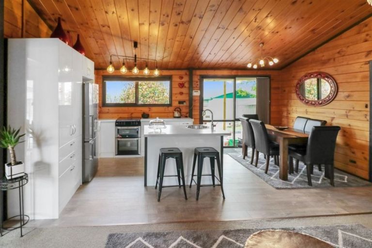 Photo of property in 2 Hunter Street, Dannevirke, 4930