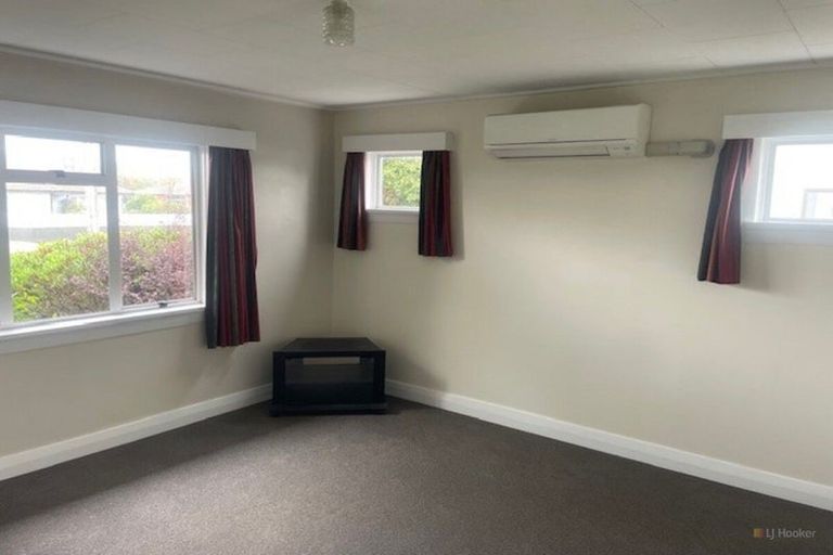 Photo of property in 8 Holmes Street, Waimate, 7924