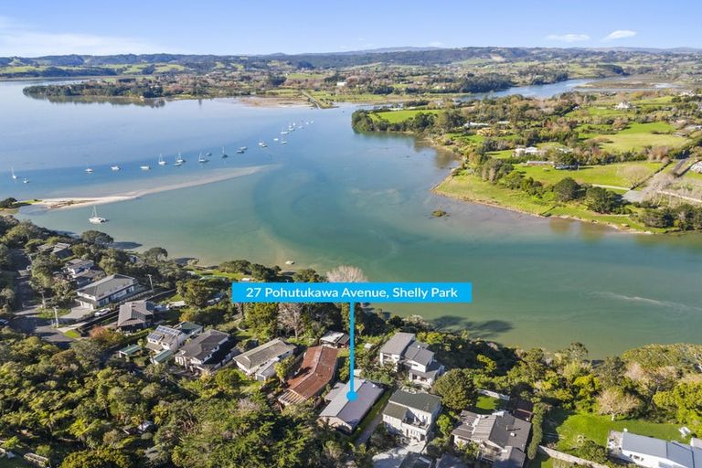 Photo of property in 27 Pohutukawa Avenue, Shelly Park, Auckland, 2014